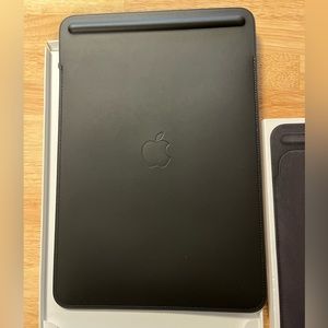 Apple Black Leather iPad Sleeve Cover